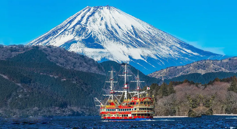 1-day tour to Mount Fuji and Hakone with visits to Lake Yamanaka, Lake Ashinoko, and Owakudani, including a complimentary ride on the Hakone Ropeway