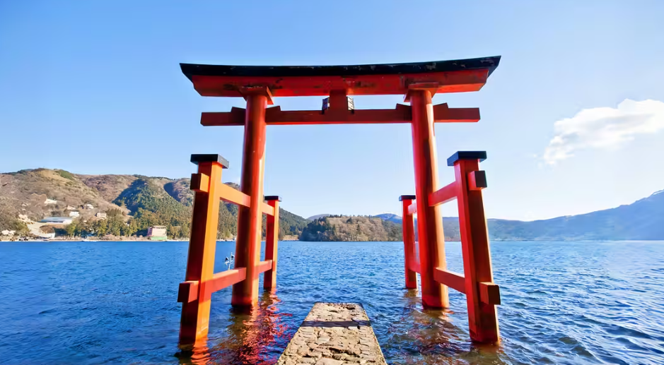 1-day tour to Mount Fuji and Hakone with visits to Lake Yamanaka, Lake Ashinoko, and Owakudani, including a complimentary ride on the Hakone Ropeway
